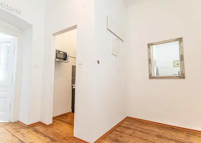 Stylish 1br Apartment- Near Westbahnhof U3&u6