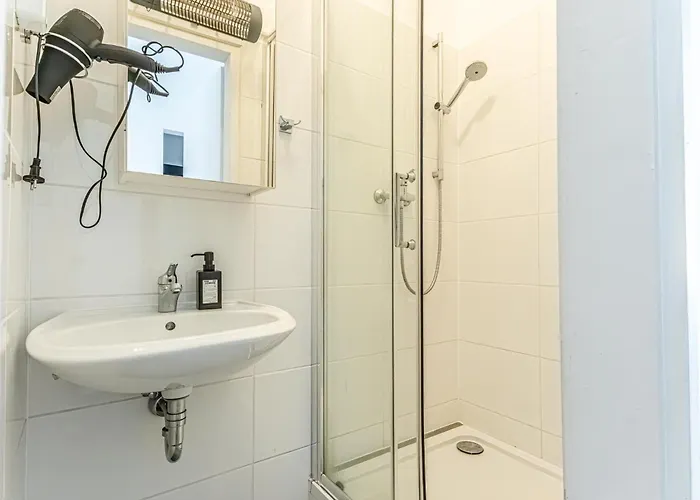 Stylish 1br Apartment- Near Westbahnhof U3&u6 * Viena